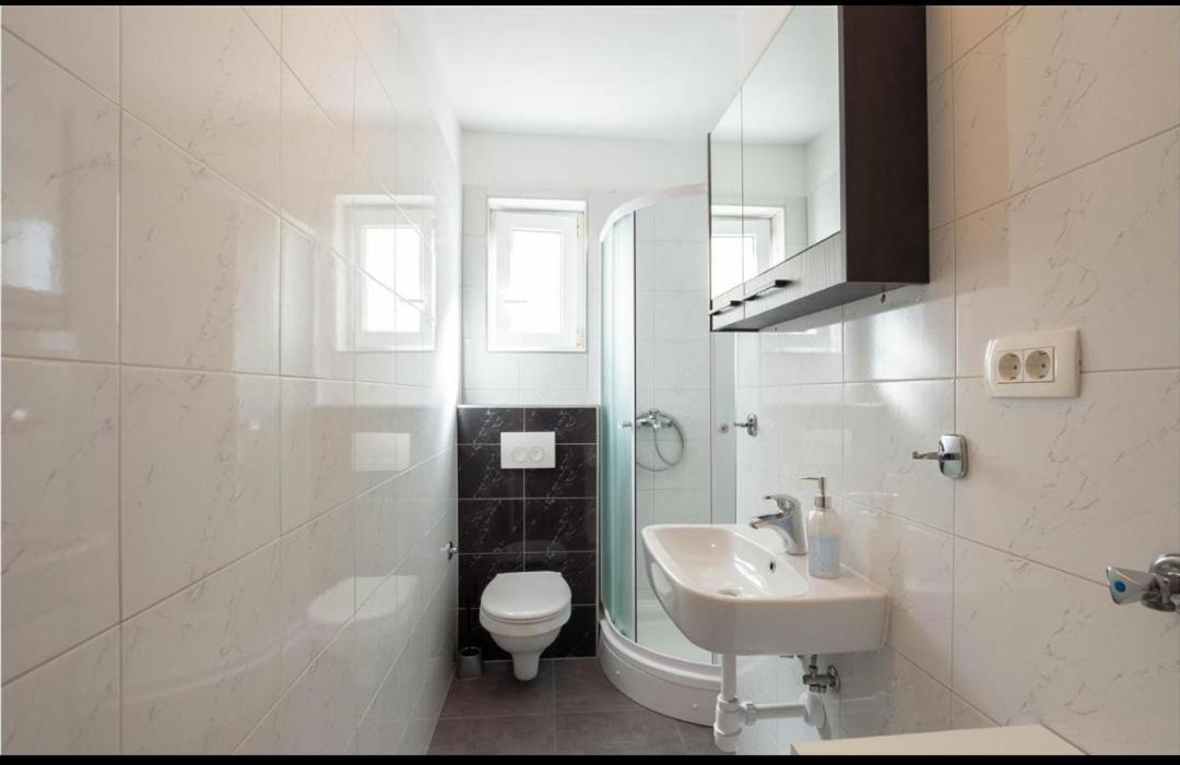 Apartment Nina Подстрана Екстериор снимка