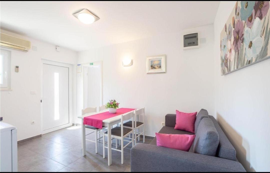 Apartment Nina Подстрана Екстериор снимка