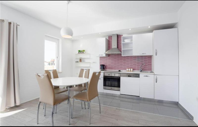 Apartment Nina Подстрана Екстериор снимка